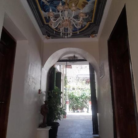 Hostal Atlantis キト エクステリア 写真